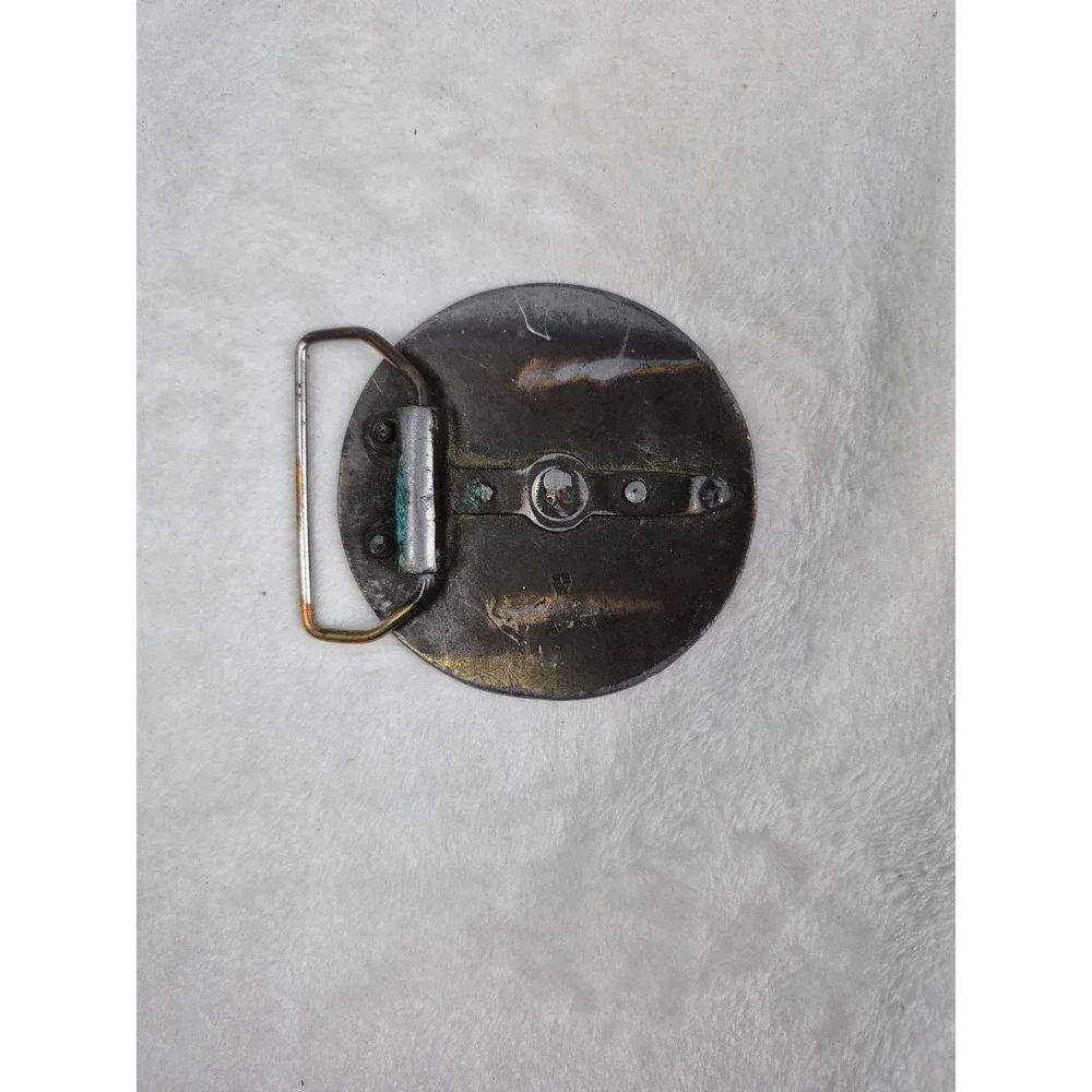 Unbranded belt buckle